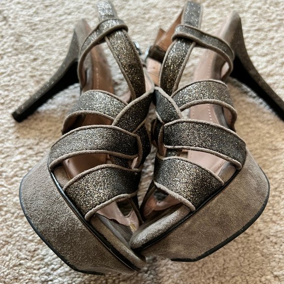 Vince Camuto Platform and Heeled Strappy Sandles - Picture 6 of 6